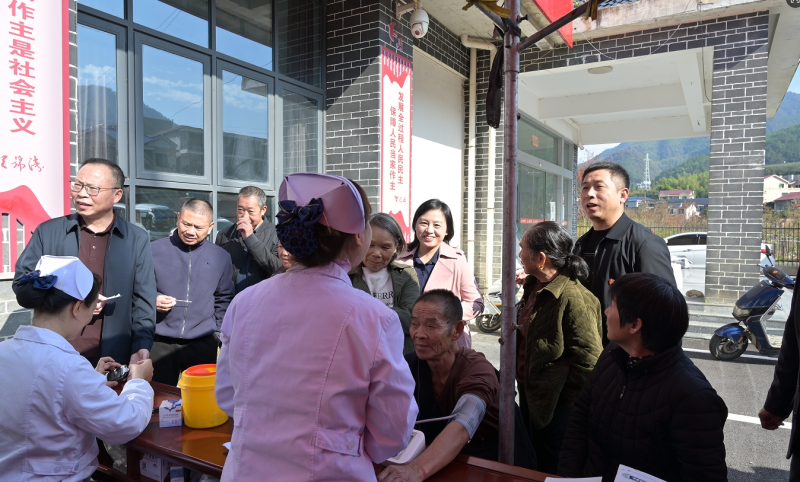 ���˴�ί�������֯��չ2025�ꡰ����ũ�񽡿���...